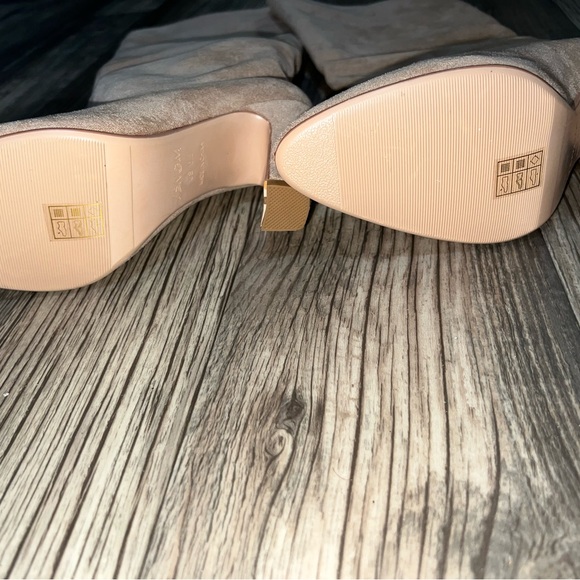 New ISNOM Suede Tan boots in a size 6.5. - Picture 9 of 10